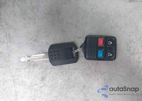 2007 Mercury Grand Marquis Gs z USA, uszkodzony, nr VIN 2MEFM74V97X611541